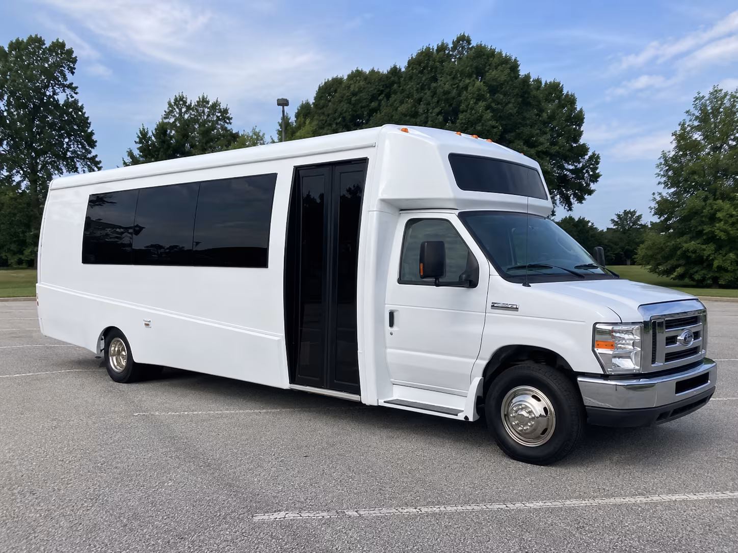 novato 18 passenger party bus